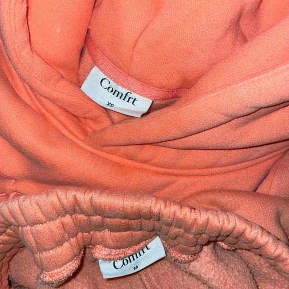 Comfrt Sweatshirt & Sweatpants Set - Picture 2 of 2